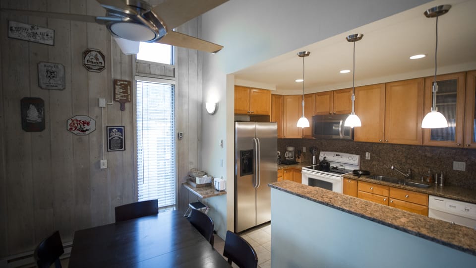 Kitchen an dining area