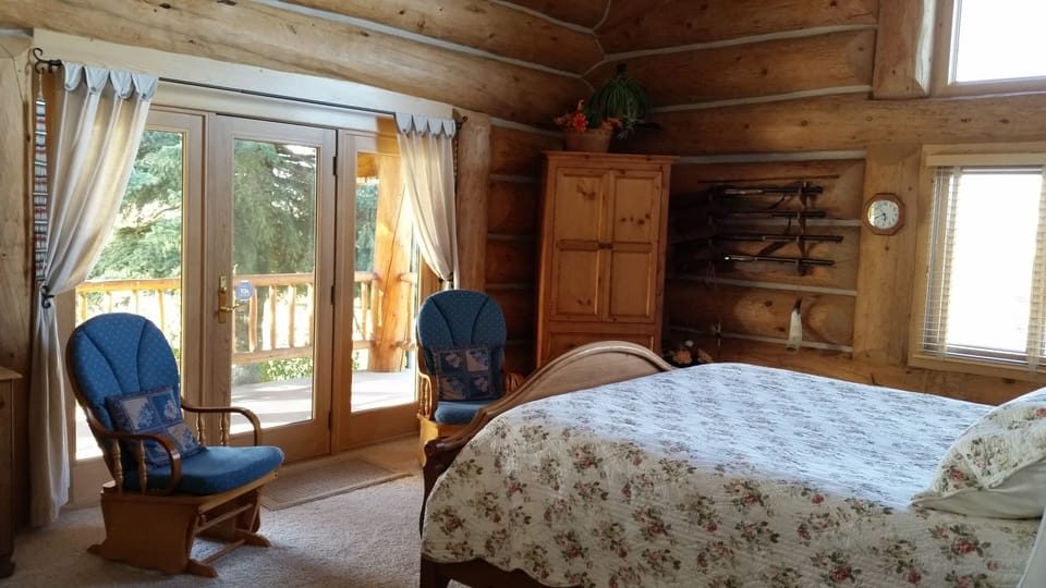 Additional deck access from master bedroom.