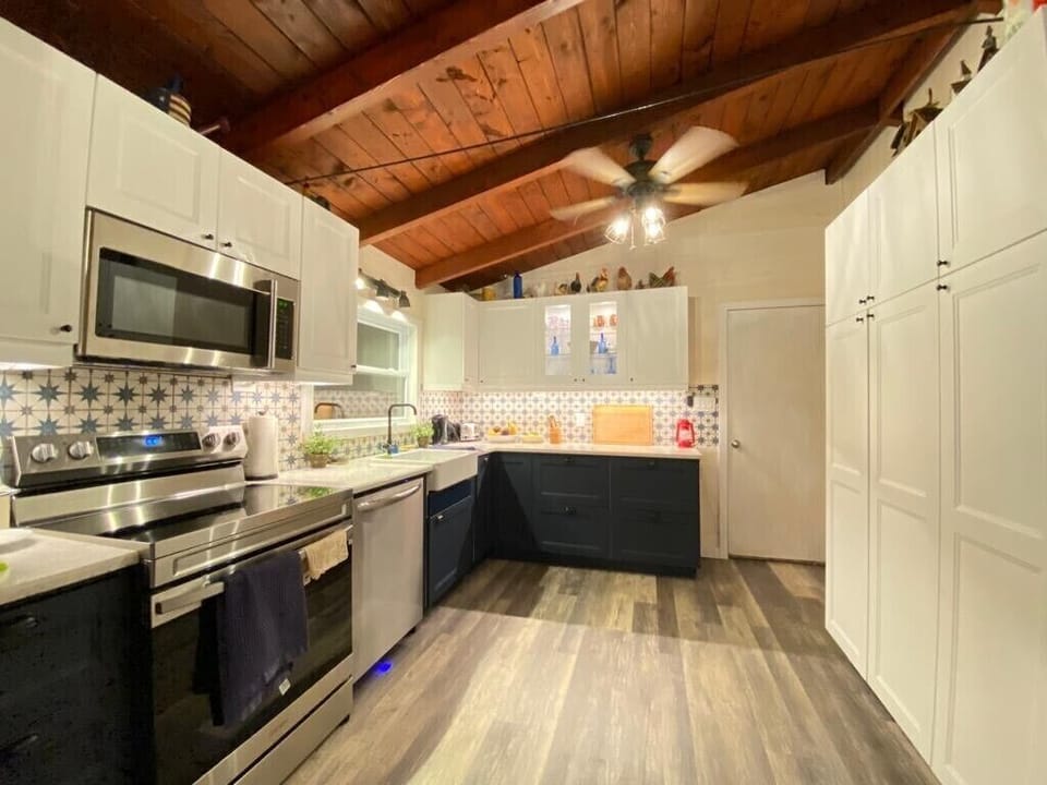 Kitchen (Renovated 2022)