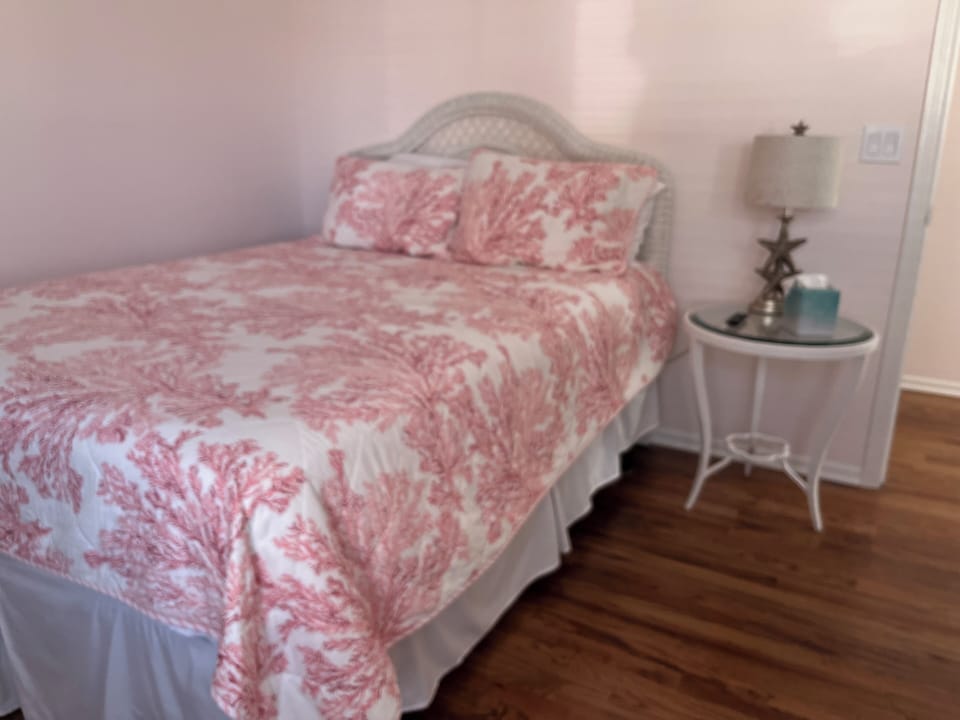 Queen Bed.