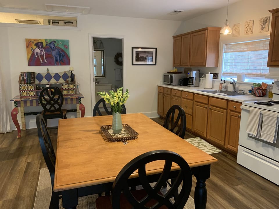 Dining setting for 4