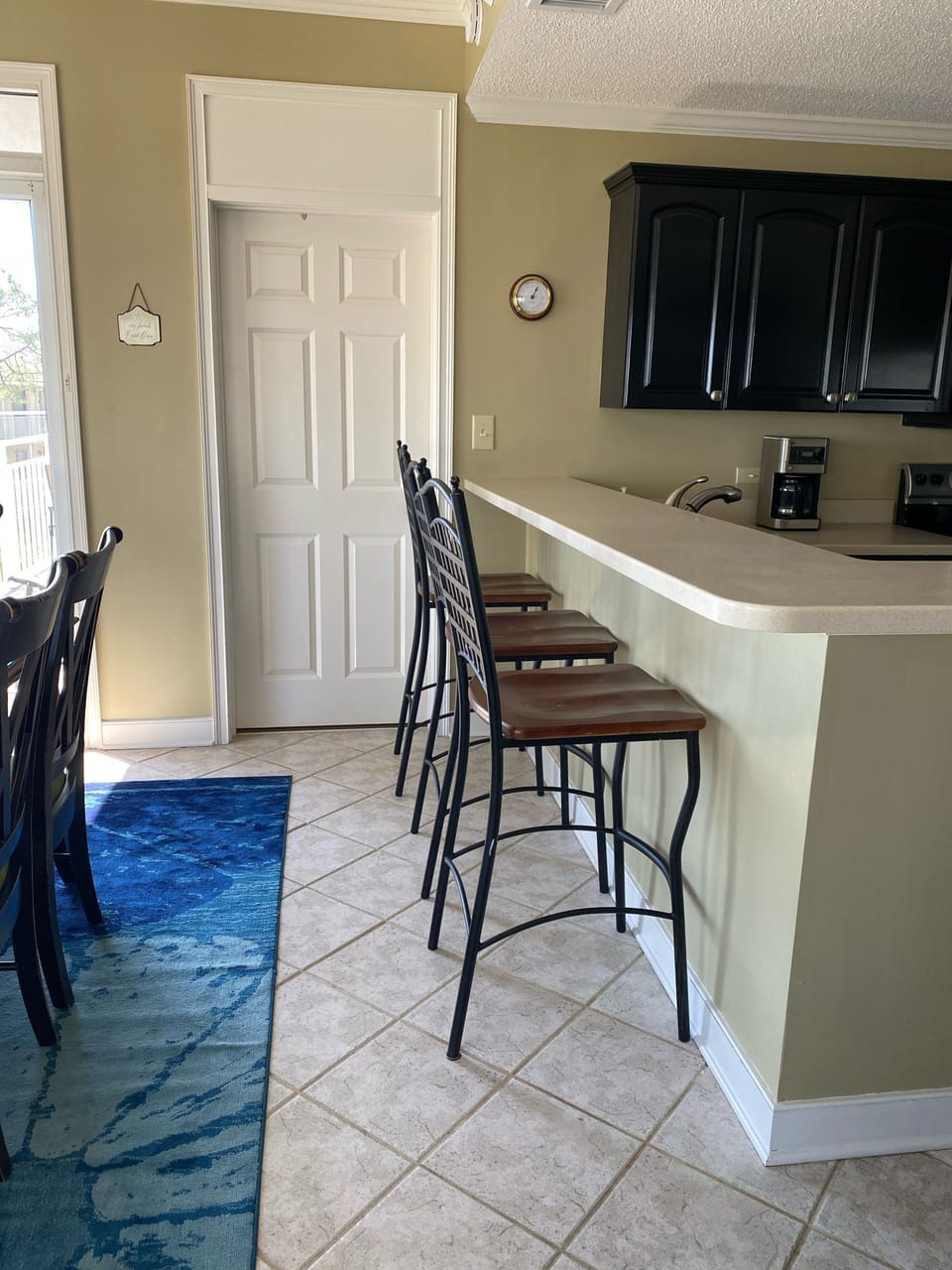 Countertop seating