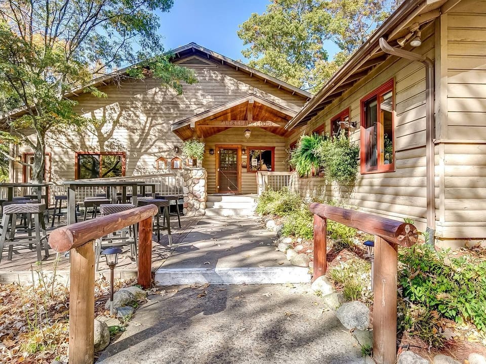 Lodge Building
