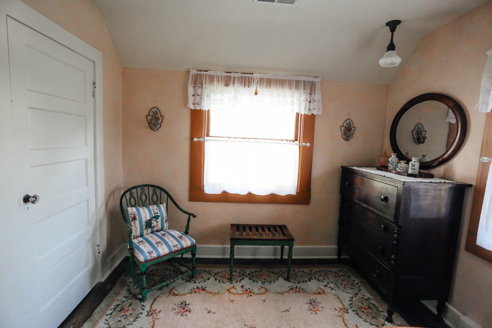 Bedroom detail