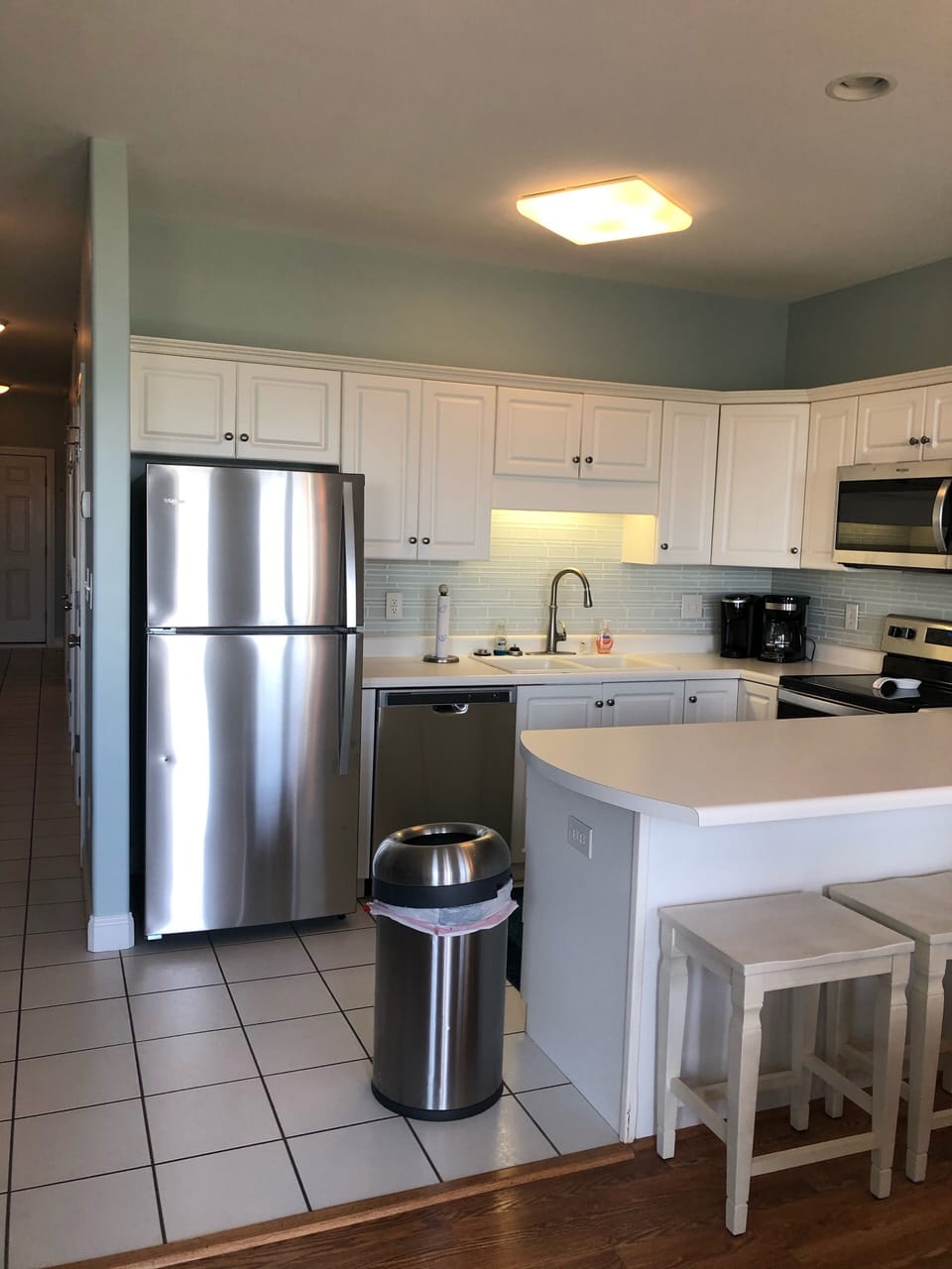Fully equipped kitchen with new appliances 