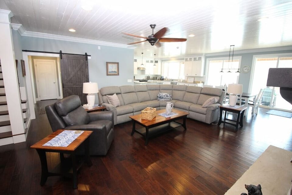 Enter to the huge open floor plan for family gatherings.  