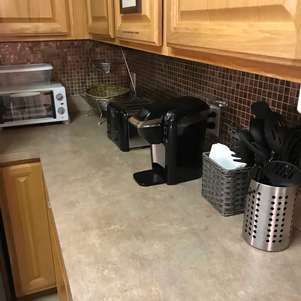 Keurig & regular coffee maker, 4 slice toaster, toaster oven