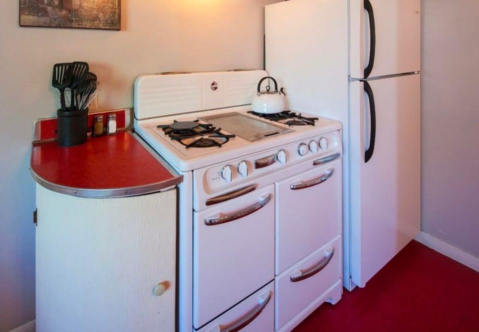 Vintage stove that works great!
