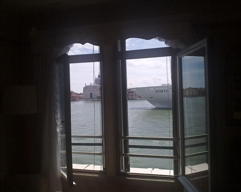 Outside view from the sitting room.