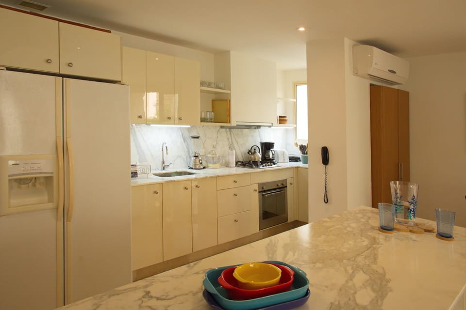 Kitchen area
