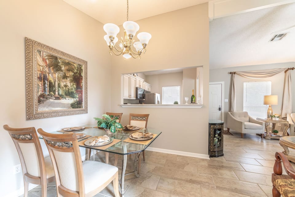 Dining area into kitchen