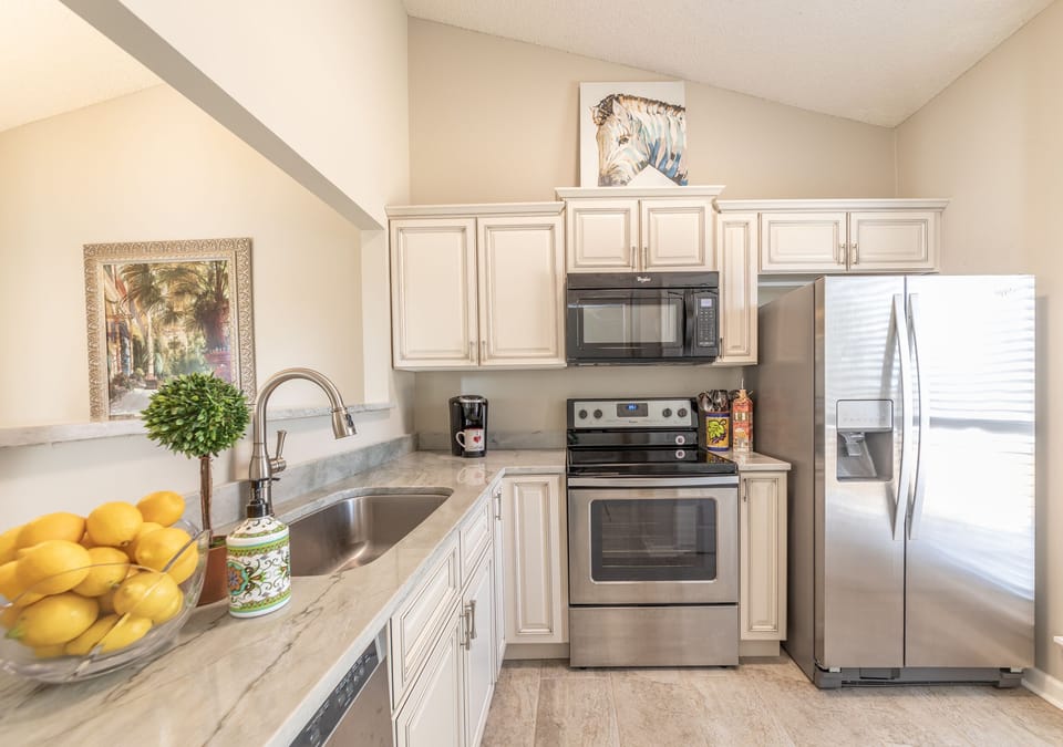 Fully equipped kitchen 