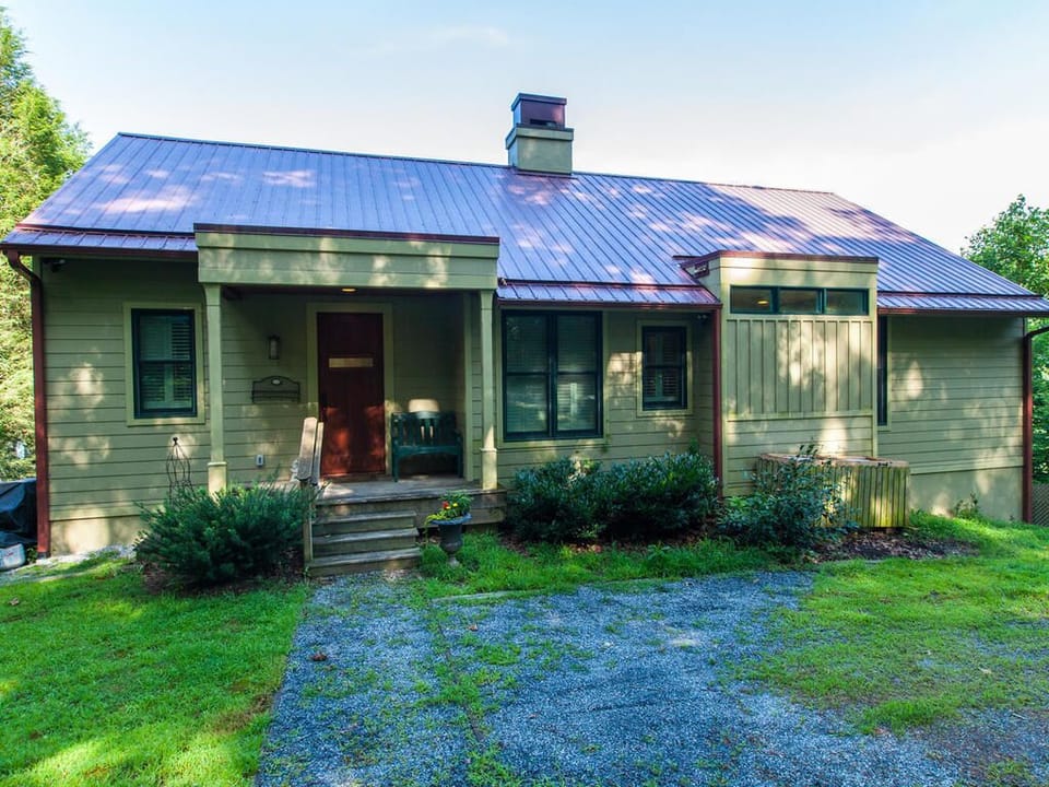 Front of the house & driveway