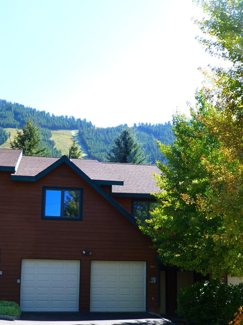 Our Townhouse, Snow King Mountain in the back