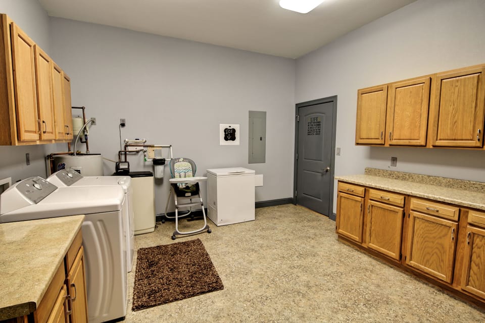 Upstairs laundry and mud room