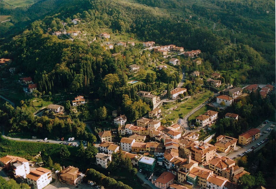 Villa Luciano location dominating at the heart of Londa little town