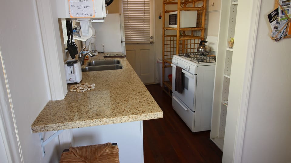 3825 Ocean Front Walk- Kitchen