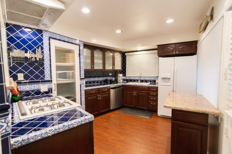 Full kitchen off  garden patio.