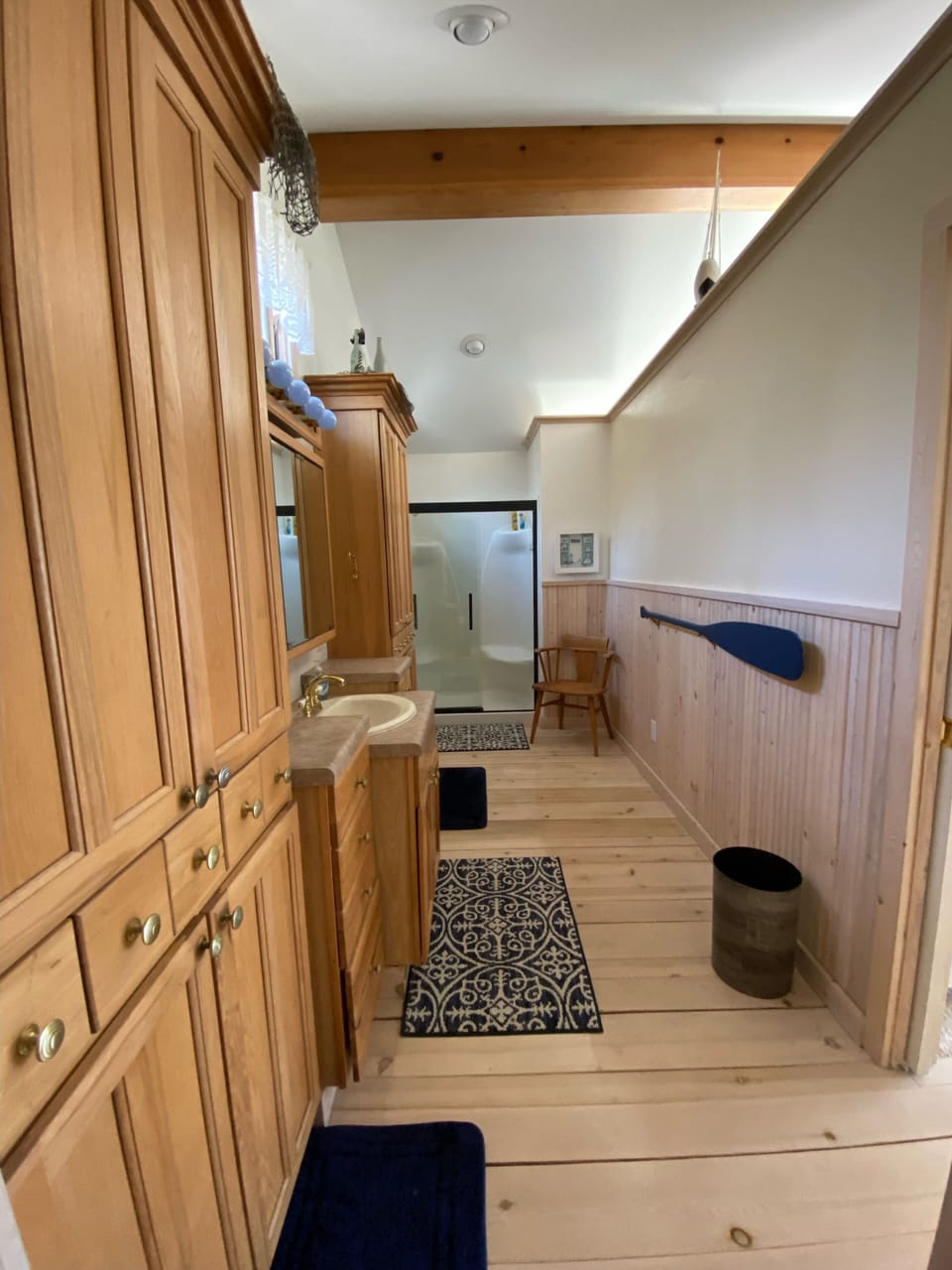 Glass shower door master bathroom suite. Plenty space throughout nice airflow..
