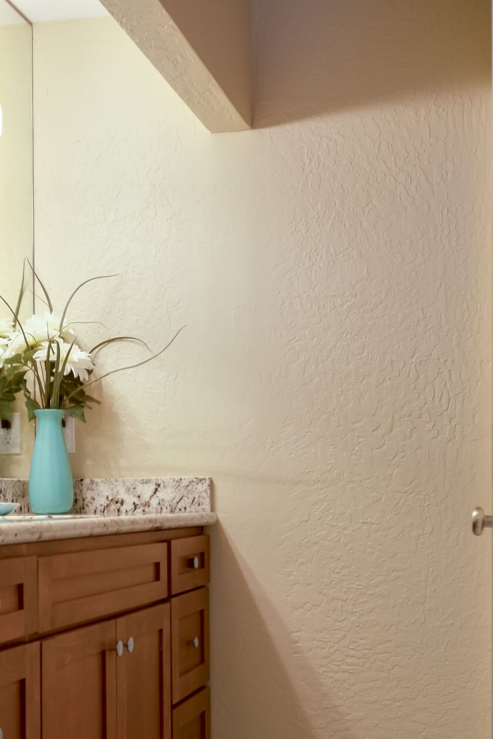 Unit E6 ensuite bathroom with separate vanity area 