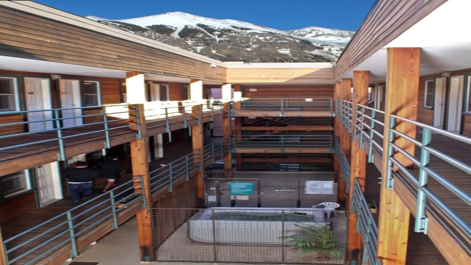 Hot tub in the courtyard area.