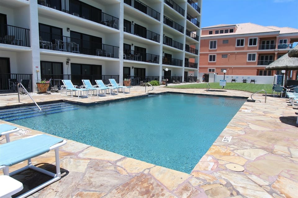 Seabreeze 1 Heated Swimming Pool