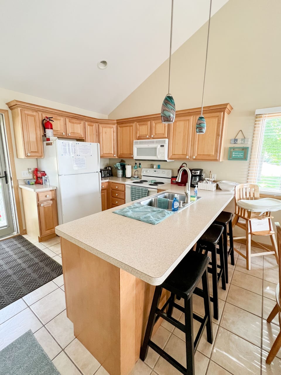 Everything you need to cook with in this kitchen!!