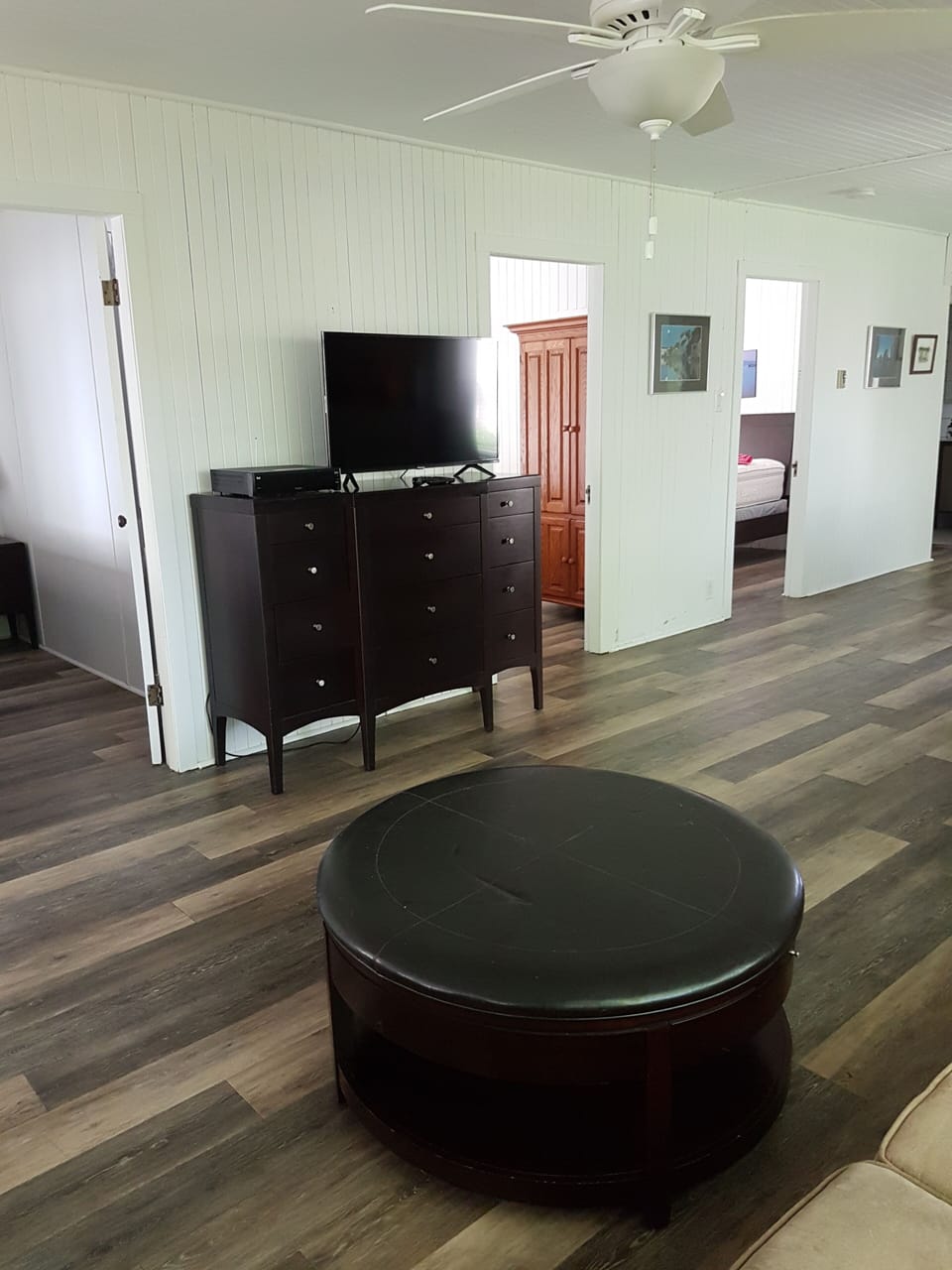 Entertainment area with TV