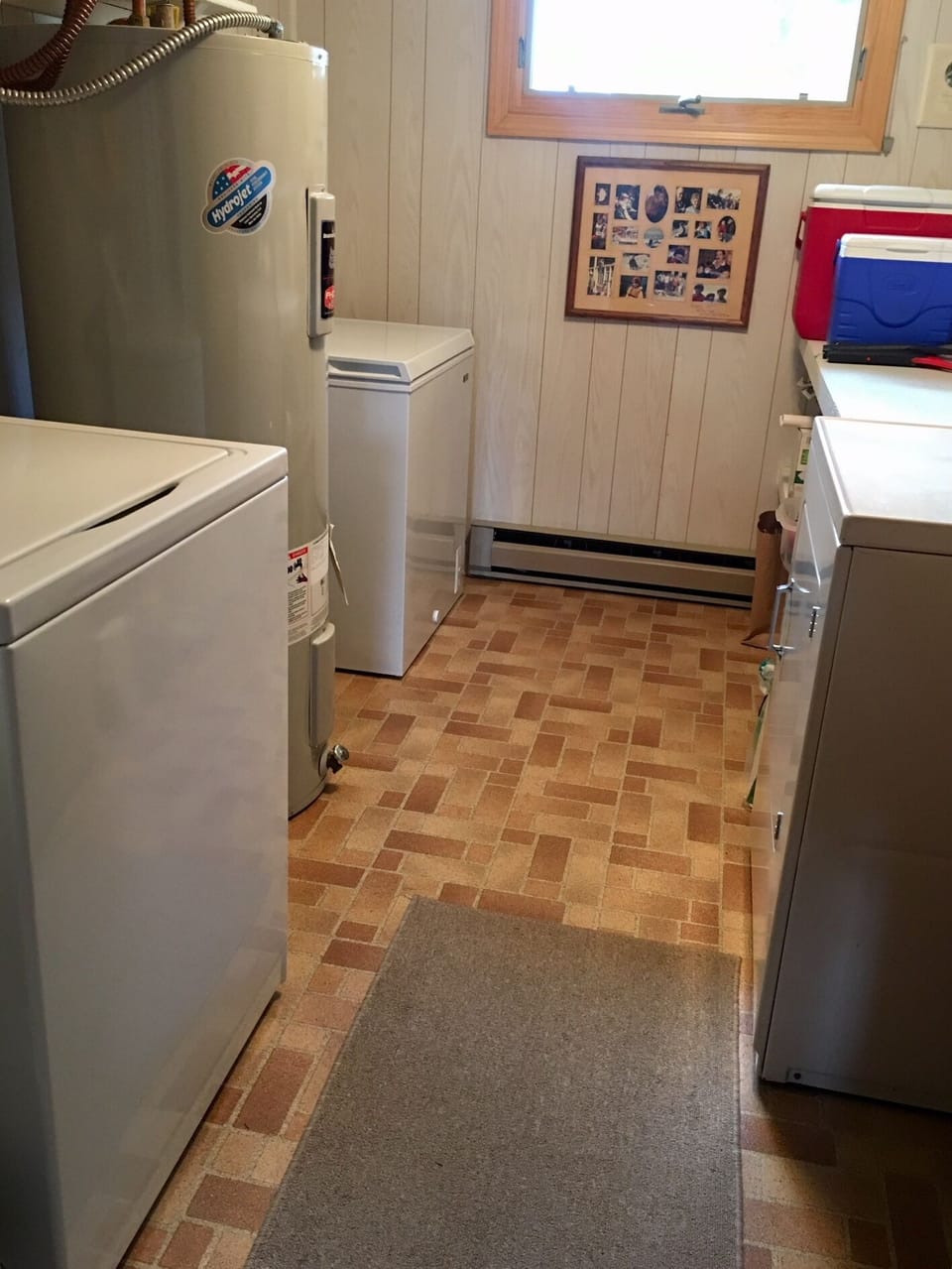 Laundry ..washer/dryer ..water heater ..chest freezer