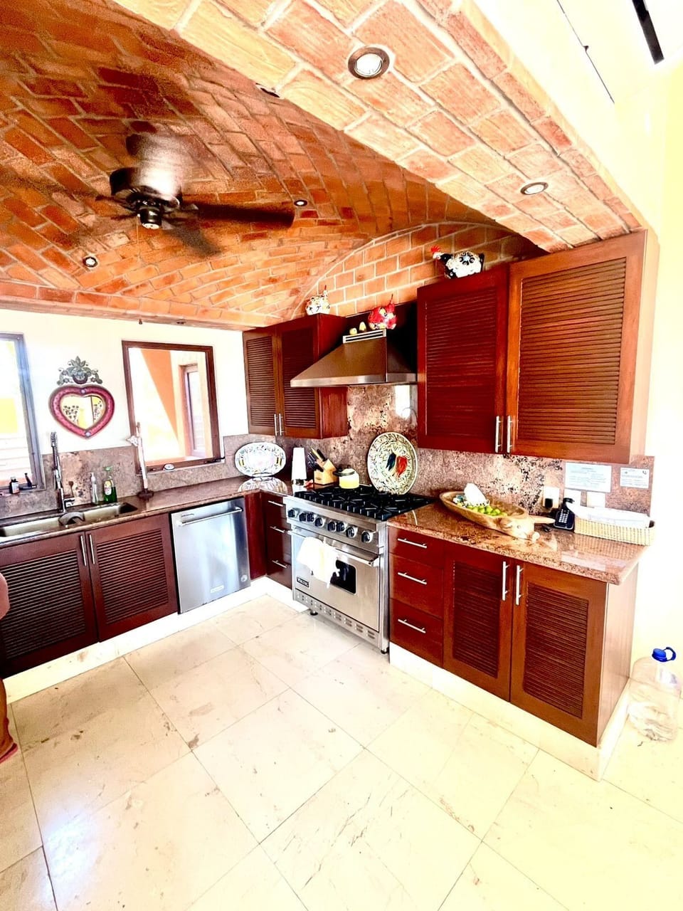 The fully equipped kitchen features a coved ceiling - a very Mexican feature.