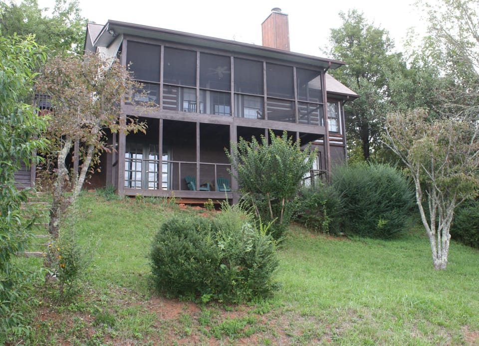 Back of cabin 