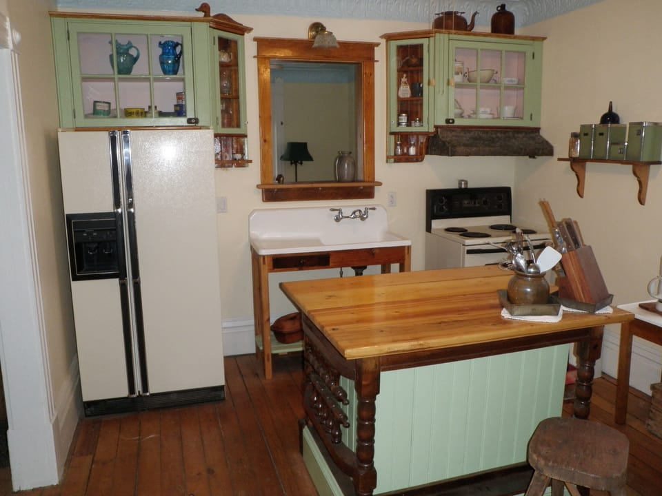 Vintage kitchen with all modern appliances!
