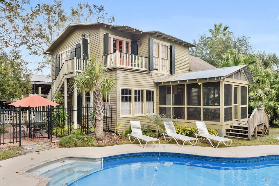 Entrance to the Guest Quarters. 