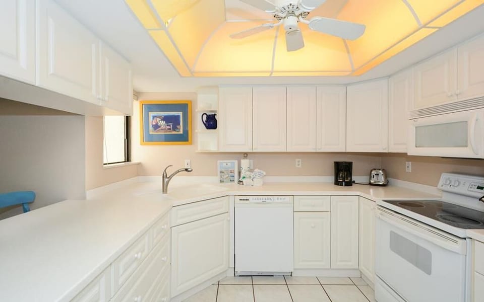 Spacious accommodating kitchen
