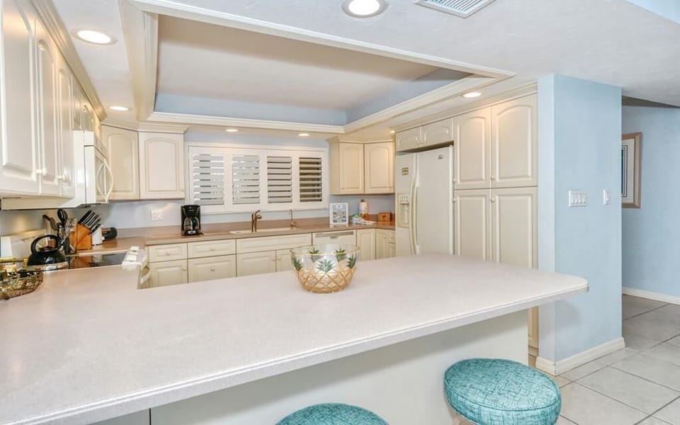 Lots of counter space and extra seating