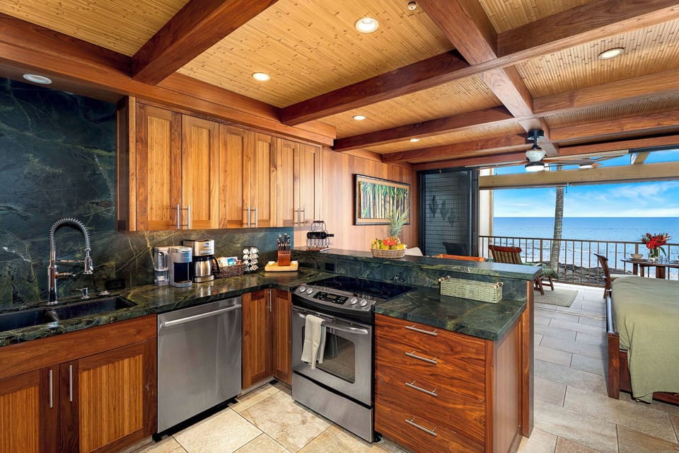 Full size kitchen