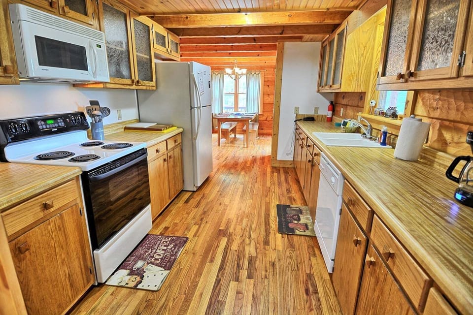 Kitchen with Reg Coffee Maker and Keurig