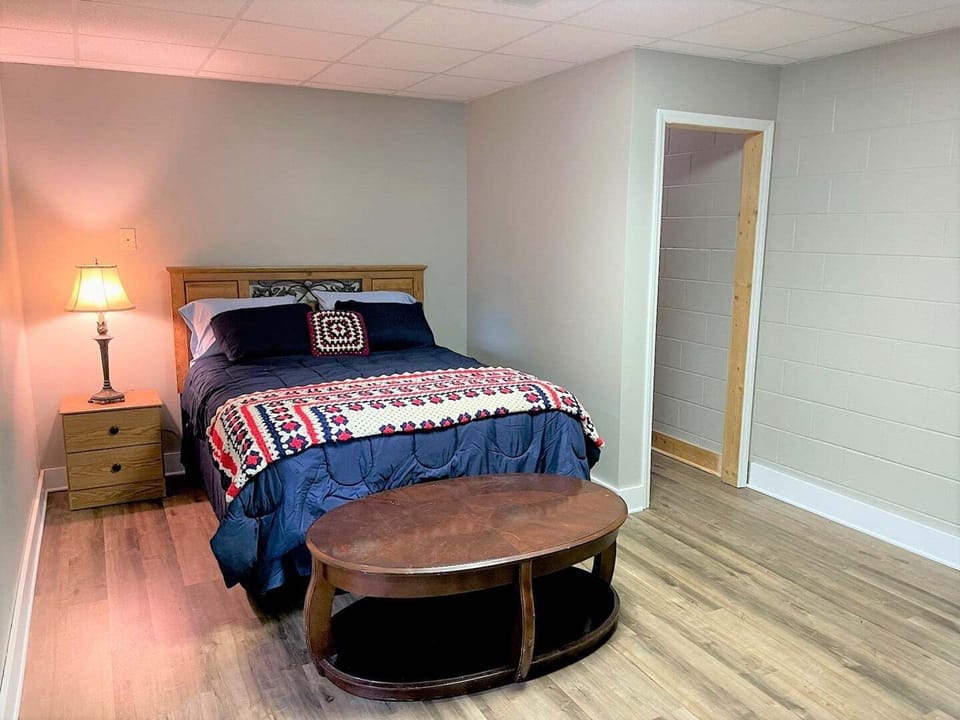 4th Bedroom on lover level with Queen Bed