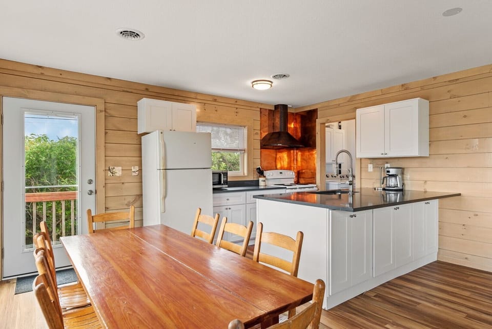 12-web-or-mls-427-Beach-Hut-Dining-V2
