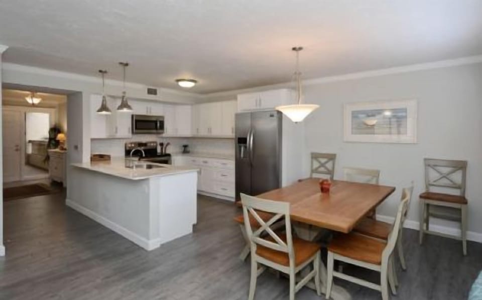Dining Room & Full Kitchen