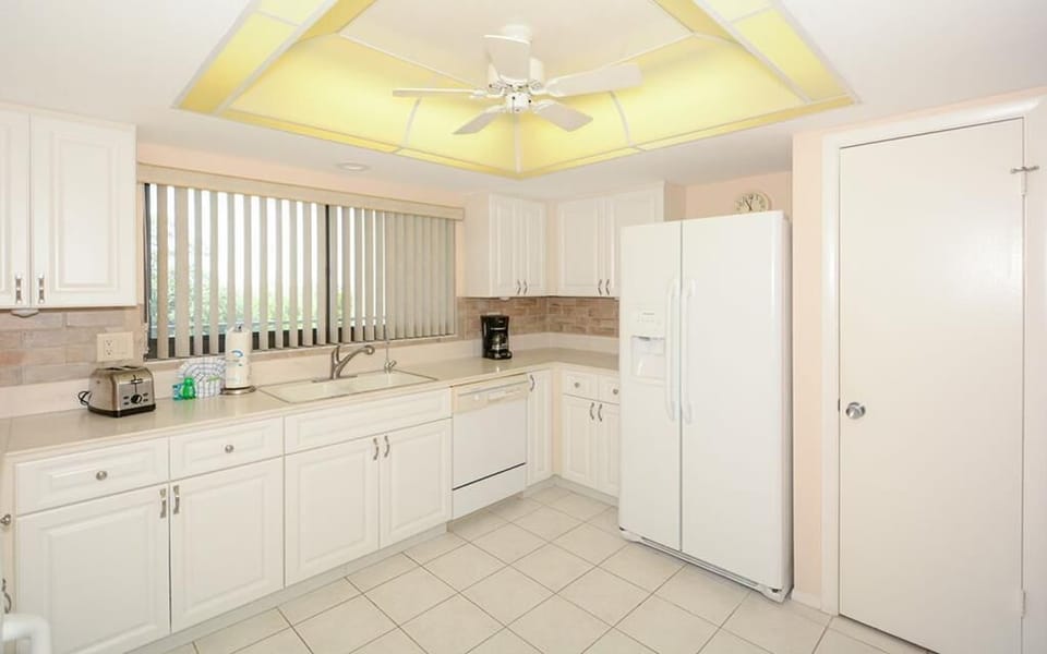 Large Kitchen to prepare family meals
