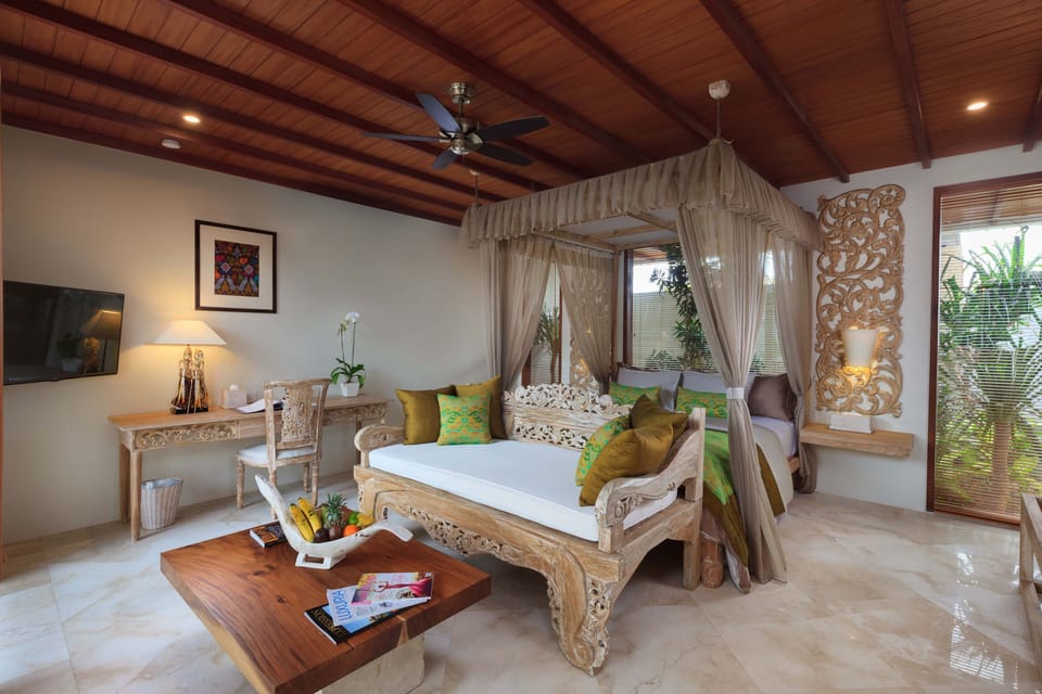 Two Bed Jacuzzi and Pool villa Sukawati