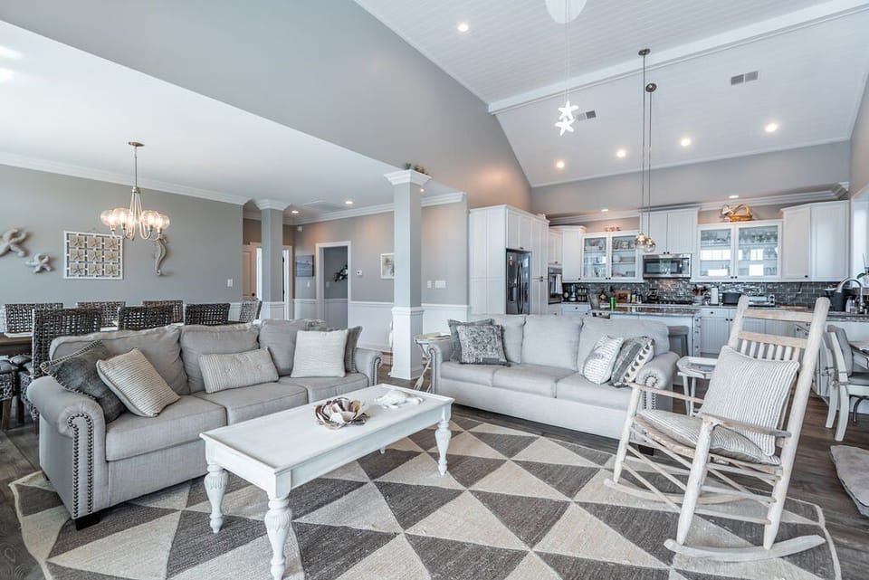 Spacious living room