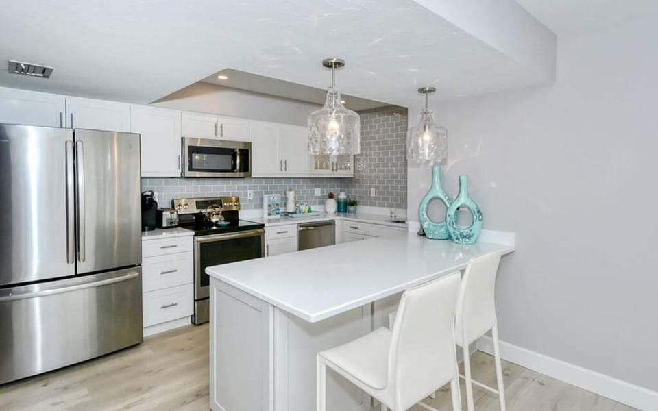 Gorgeous updated kitchen 