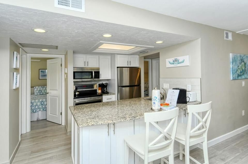 Kitchen and Bar Top Area