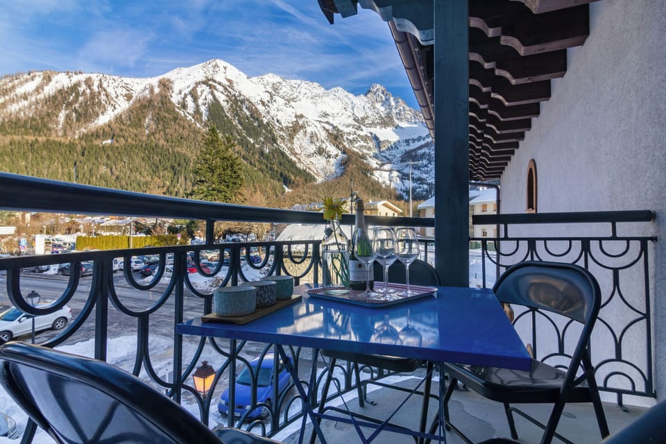 Enjoy breakfast or an afternoon Apero on the balcony
