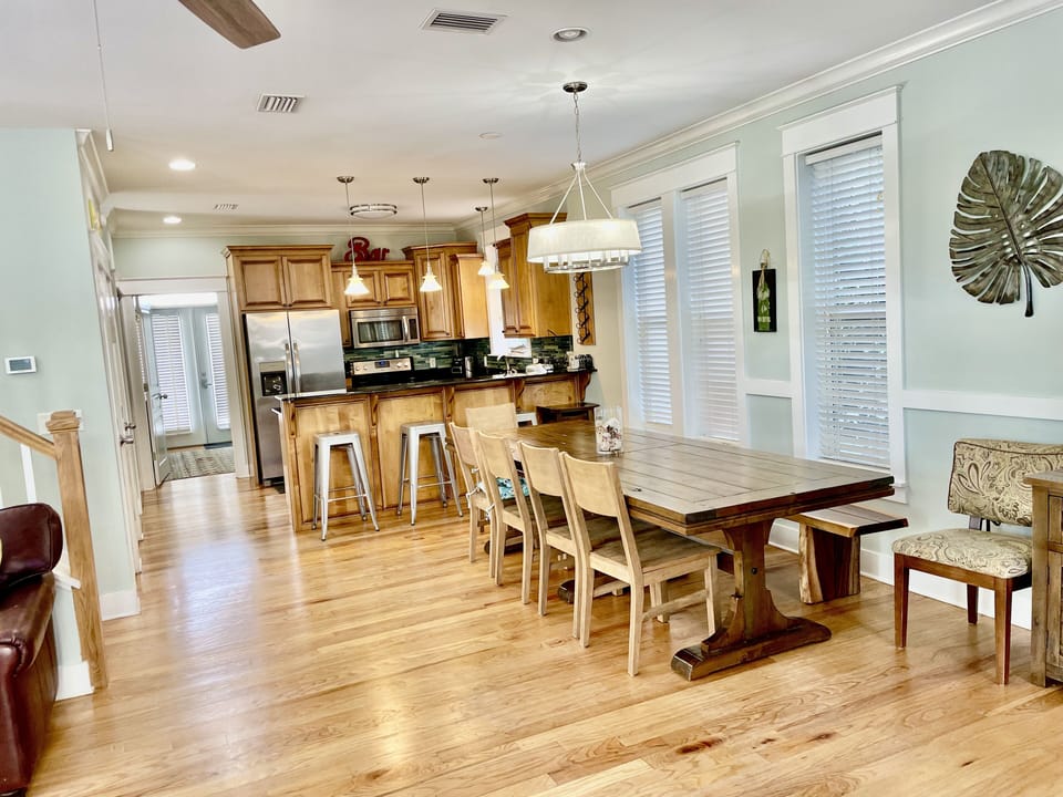 OPEN PLAN FIRST FLOOR.