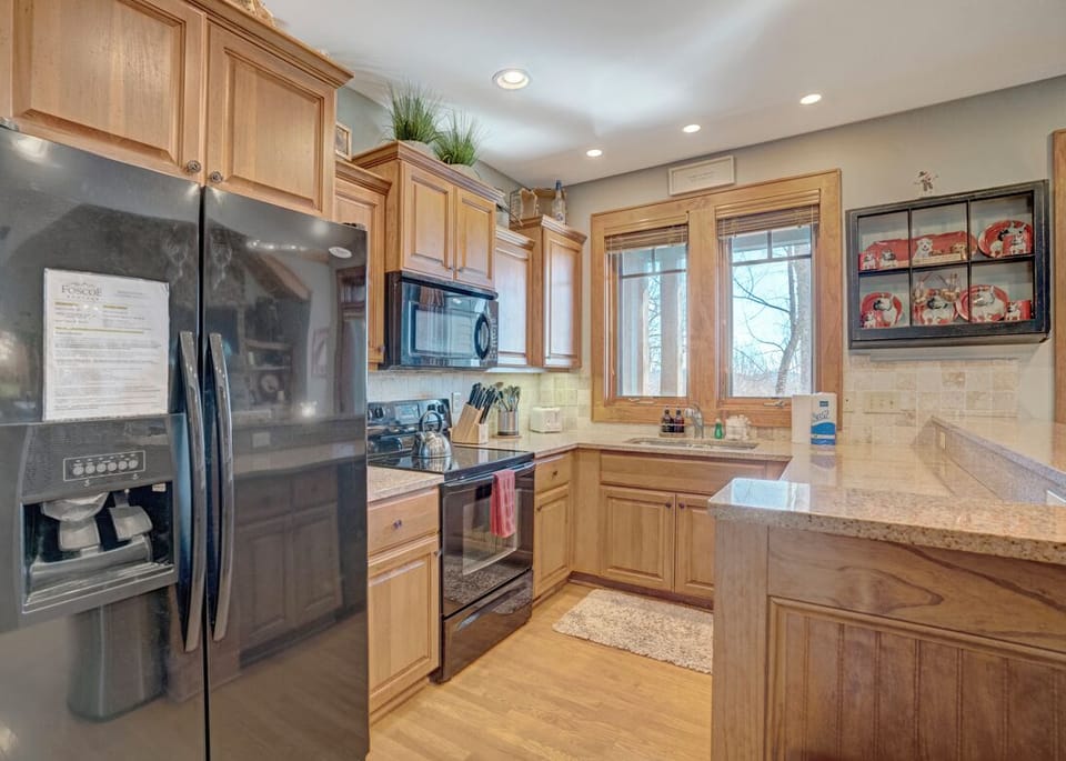 Kitchen--- Granite Counter-tops