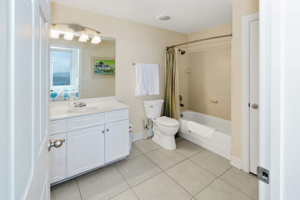 Master bedroom bathroom