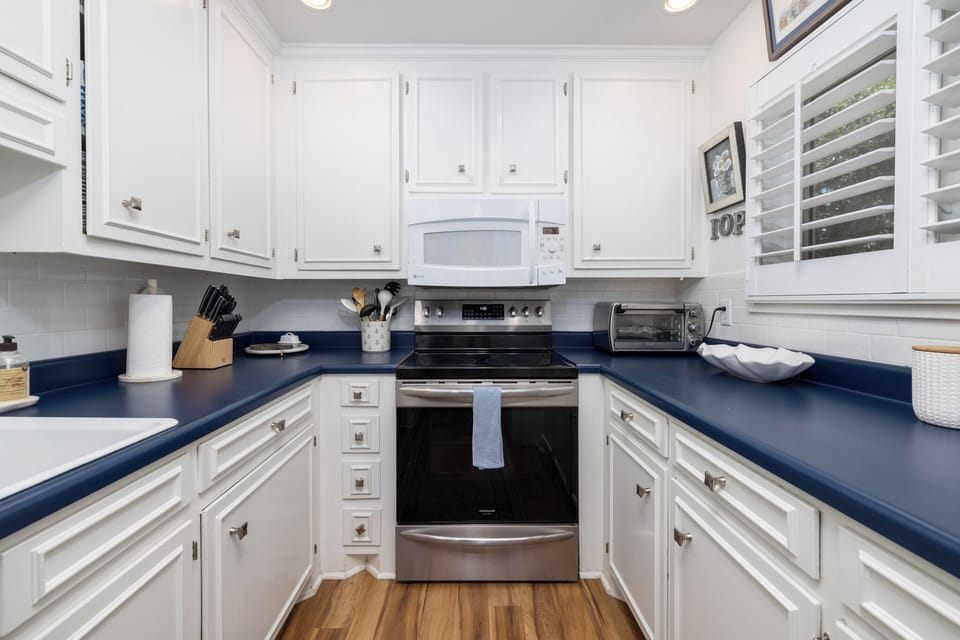 Carolina Sunset features a fully-equipped kitchen, ready for your favorite meals